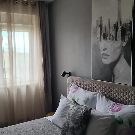 Lu Apartment *